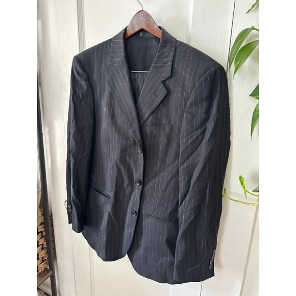 Emanuel Ungaro men’s size 38s/32w Suit - Picture 2 of 9